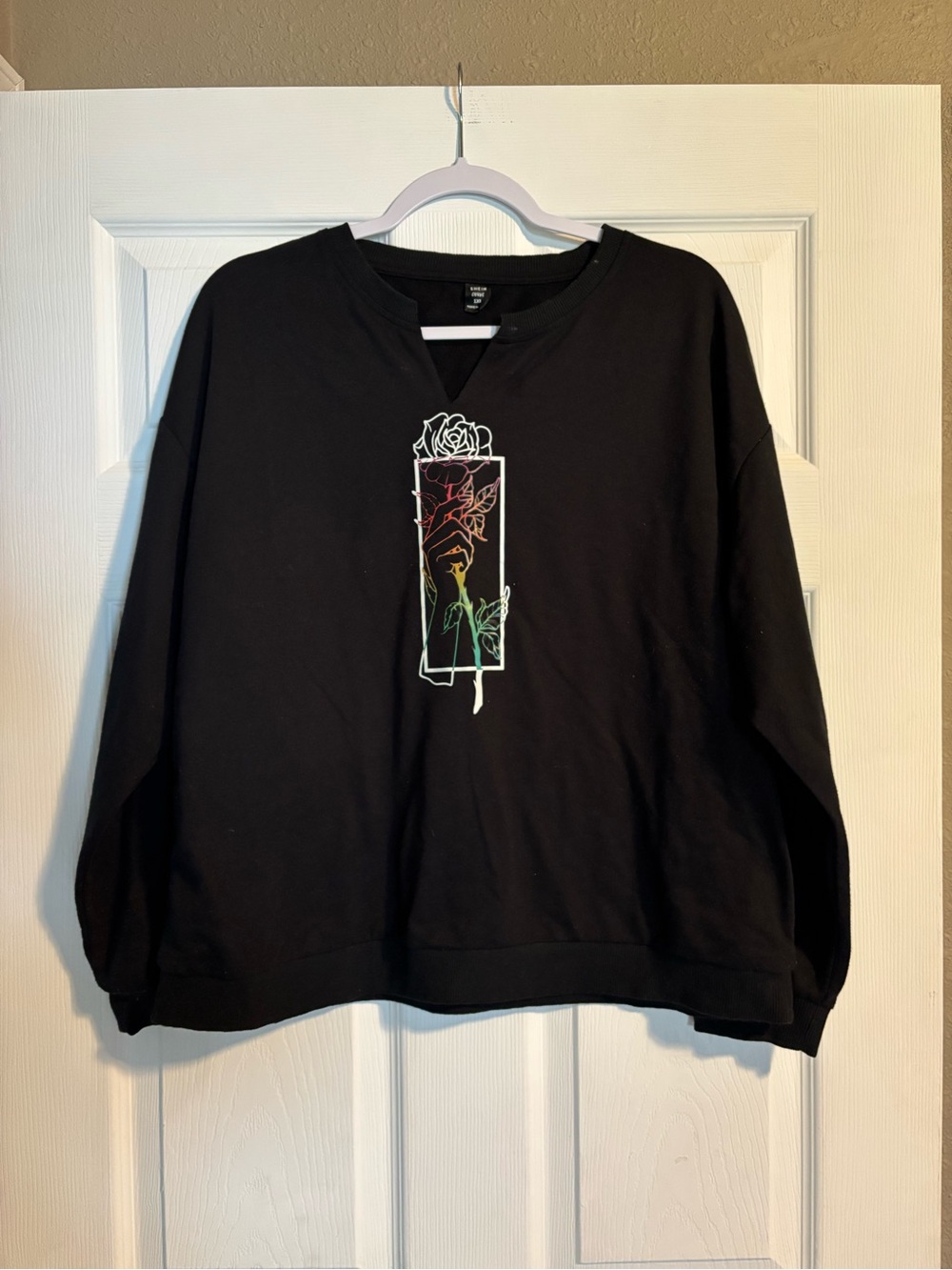 SHEIN Black Crewneck Sweater with Multicolor Rose Graphic